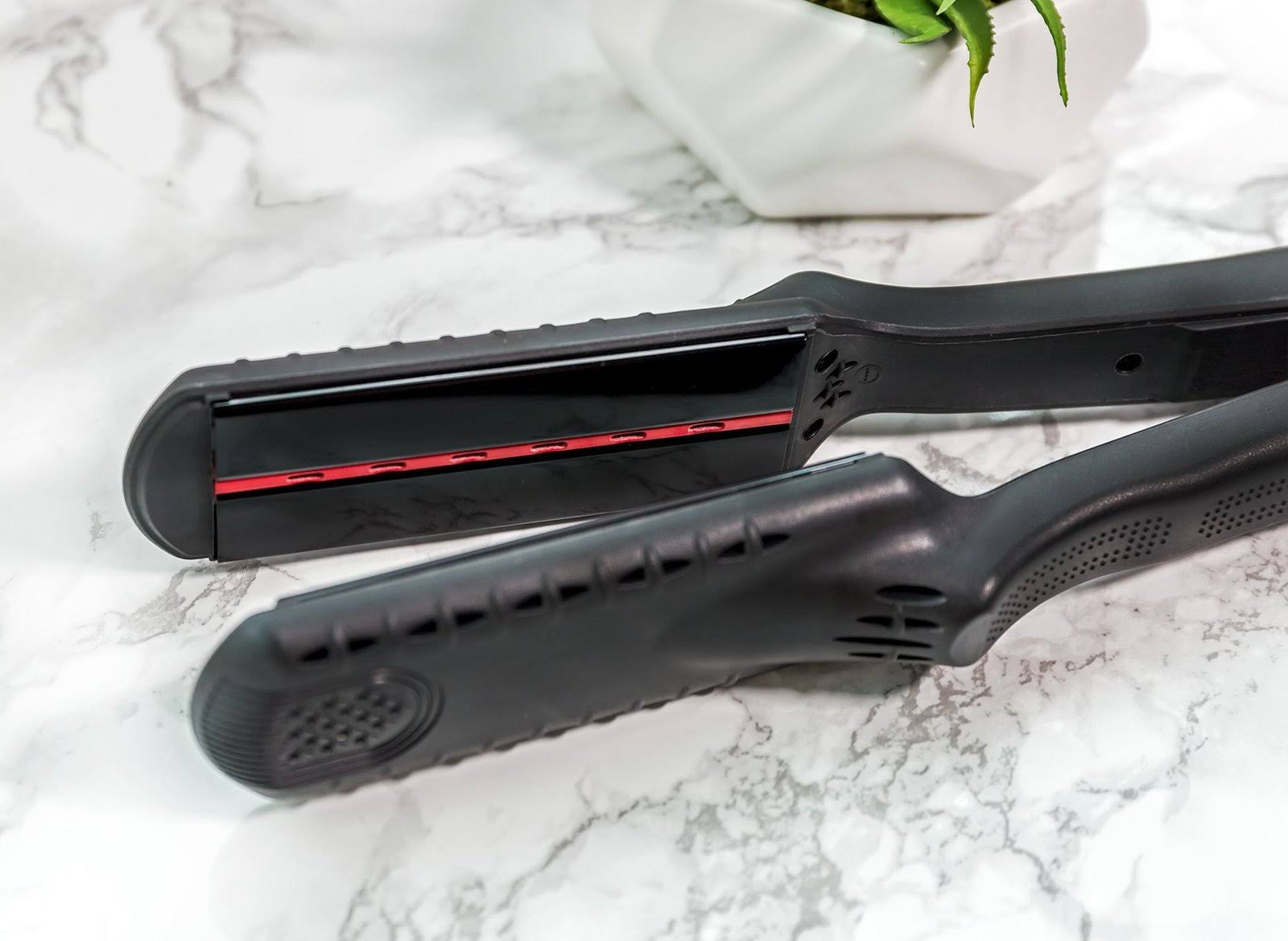 Black Titanium 1.5x22 Flat Iron A222
