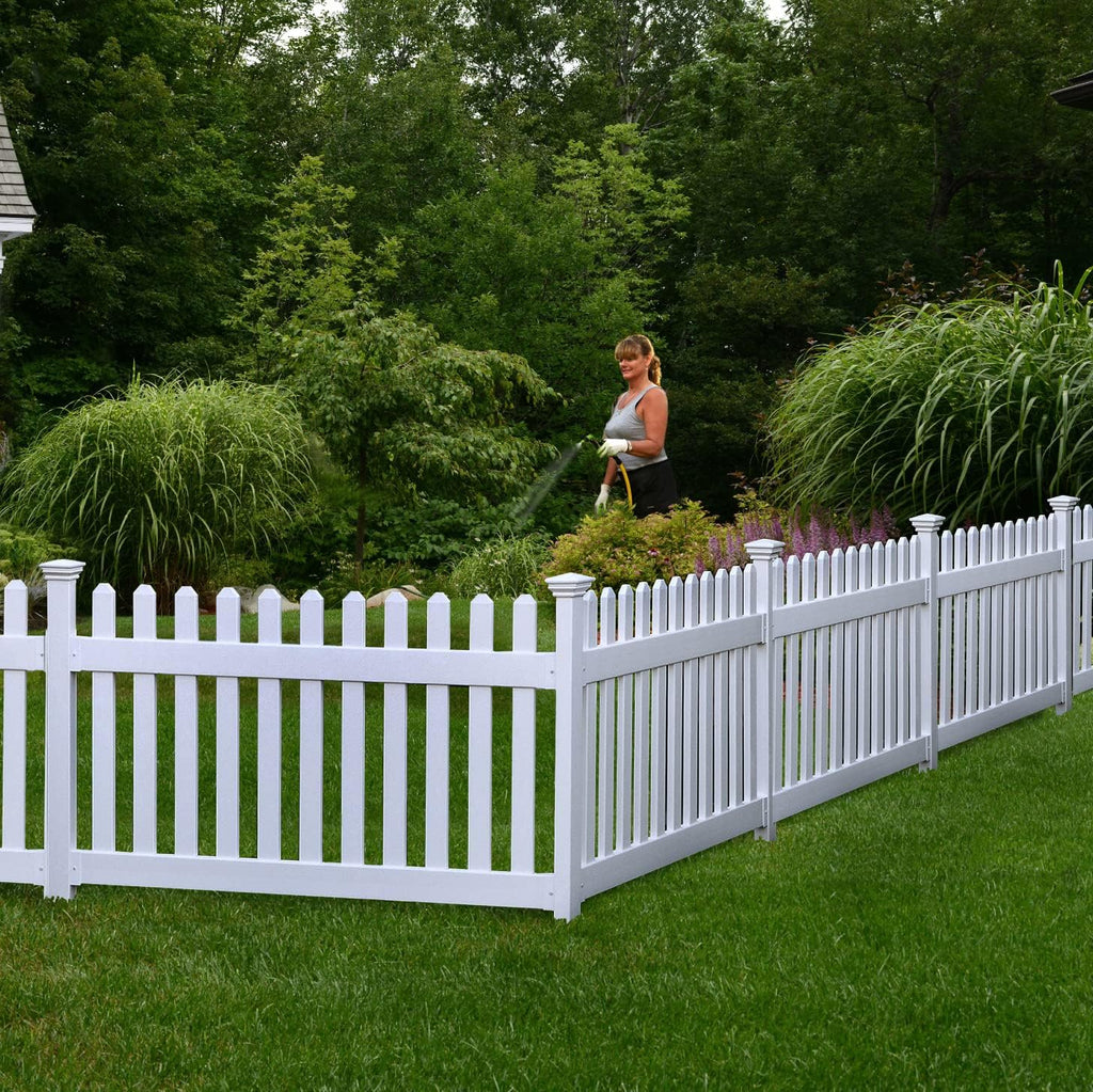 5.5' x 3' Portable Vinyl Fence Kit and 36" x 72" White Picket Fence Panel O7495