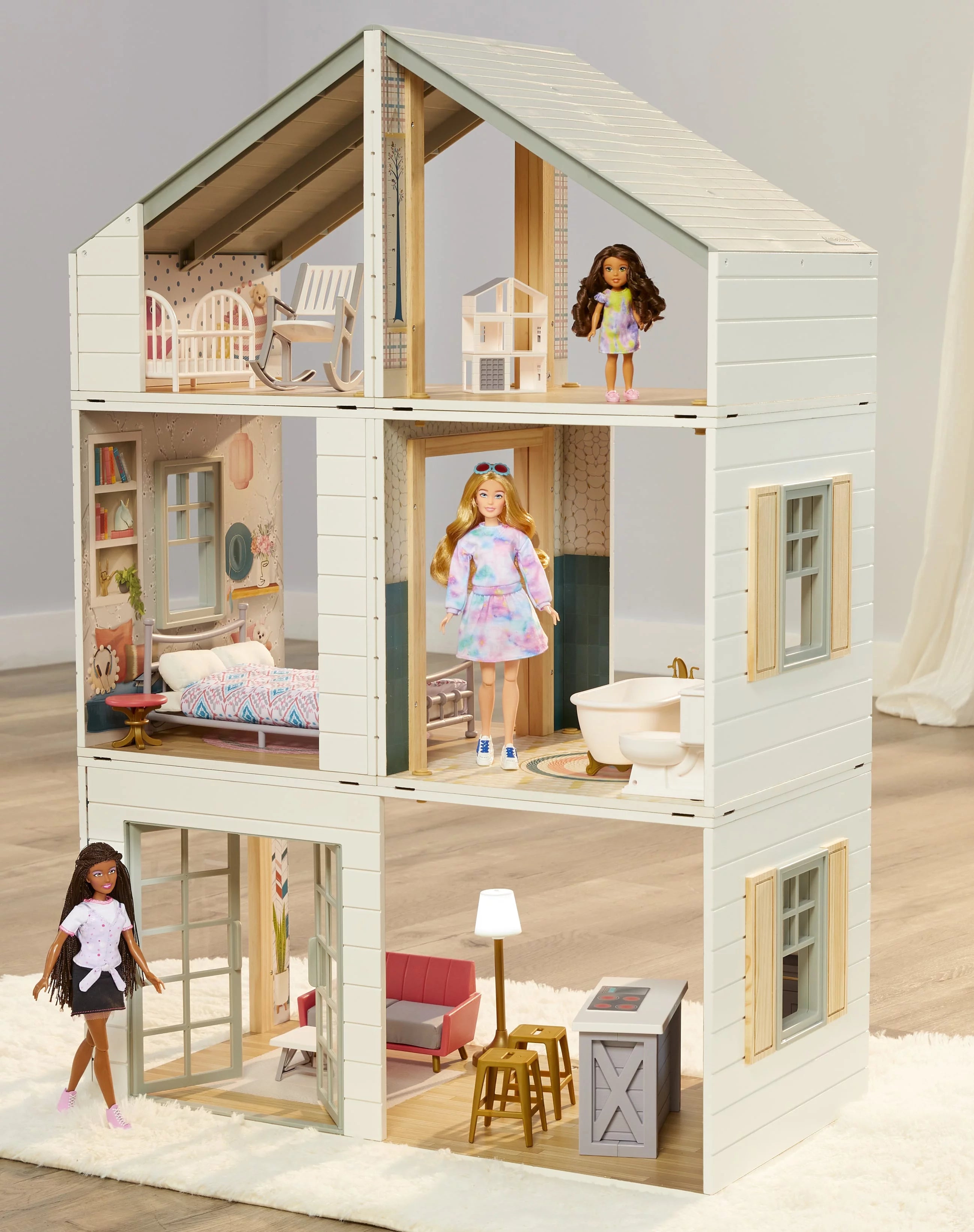 Real Wood Dollhouse with 14 Accessories R45220