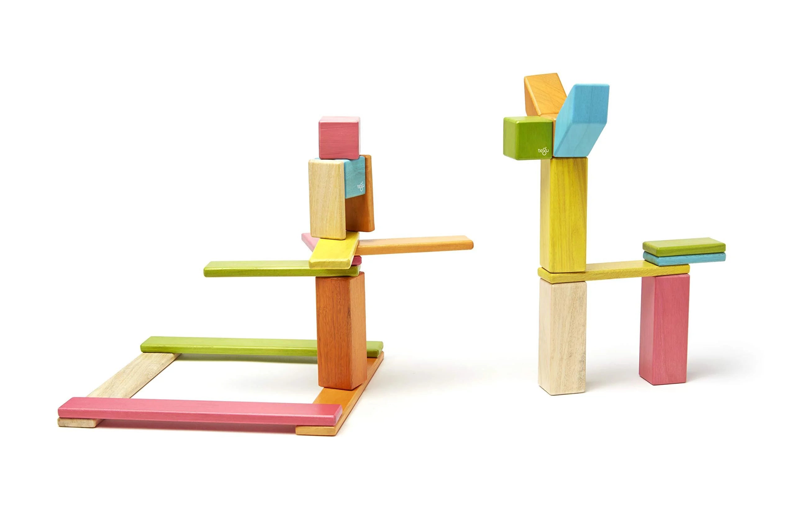 24 Piece Magnetic Wooden Block Set F823941