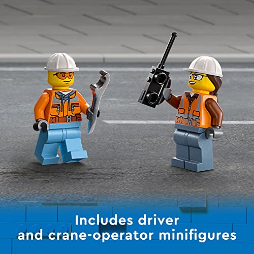 Mobile Crane Truck Toy Building Set with 2 Minifigures T3809