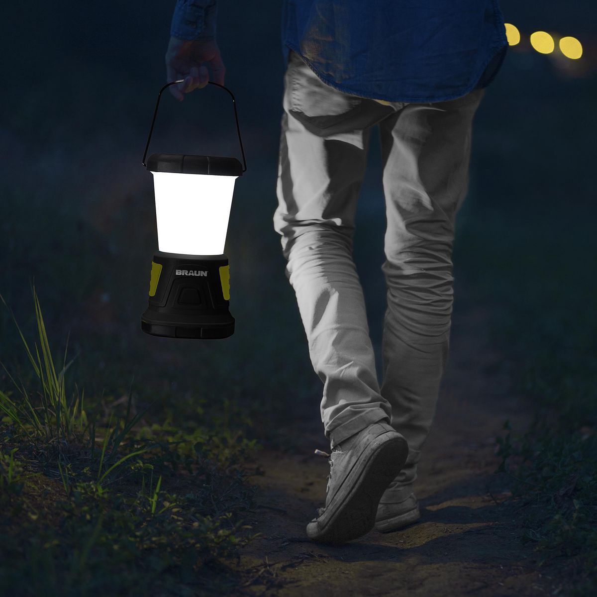 2000 Lumen Portable Lantern W974