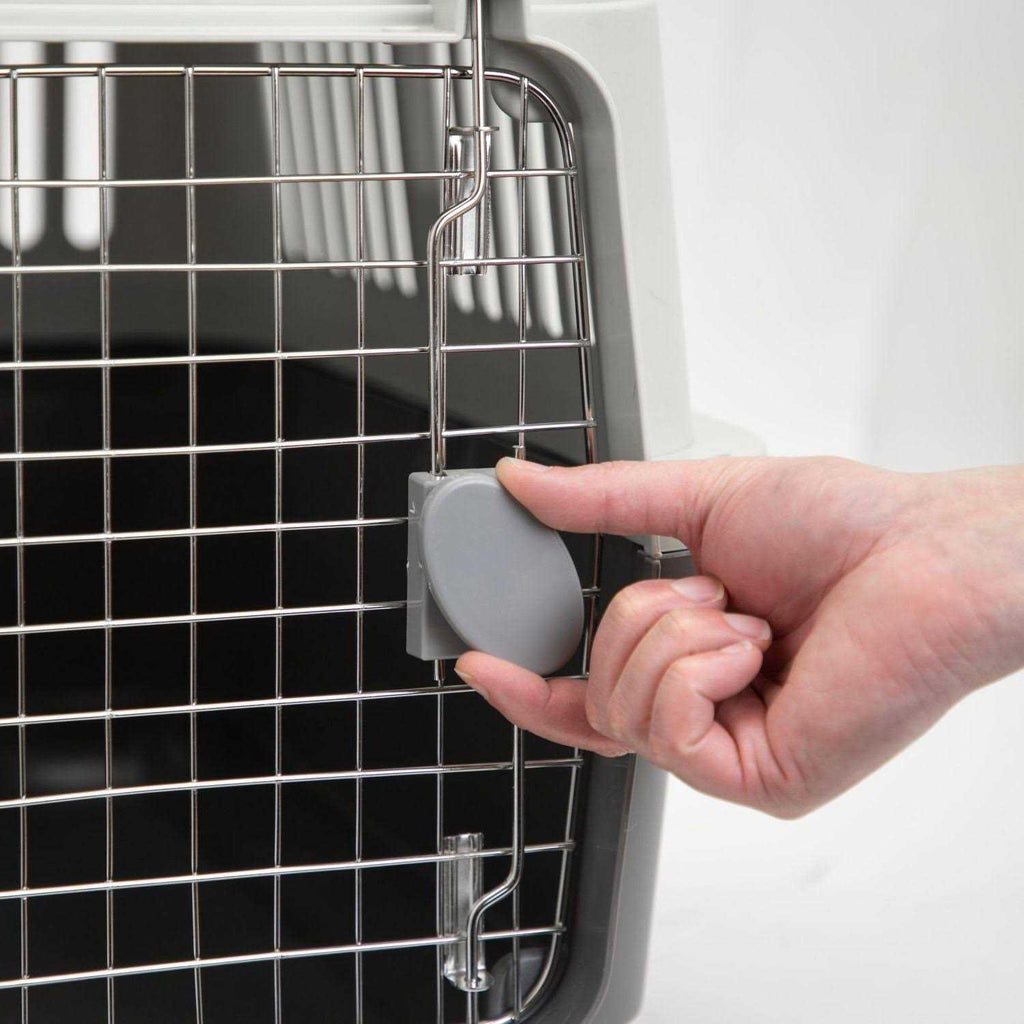 Plastic Kennels Rolling Wire Door Travel Dog Crate B9760