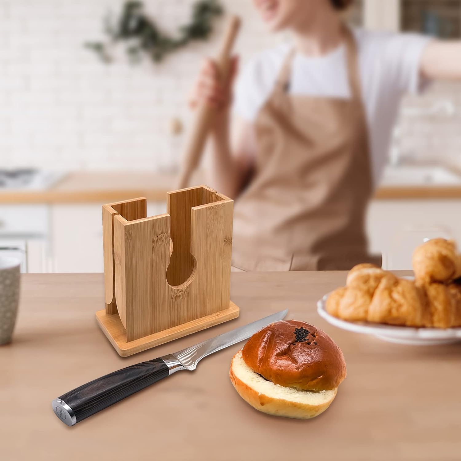 Bamboo Bagel Slicer with Anti-Slip Silicone Base M422932